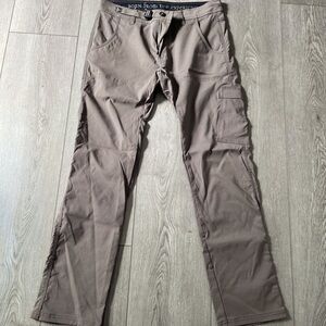 Prana stretch Zion cargo/ hiking pants.   Nwot